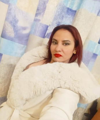 Мажена, 28